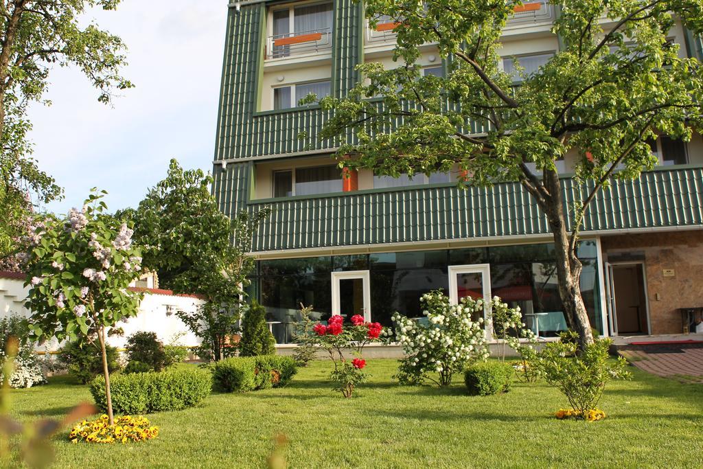 Hotel Jasmine Braşov Extérieur photo
